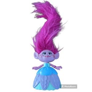 Hasbro DreamWorks 16" Poppy Trolls Hair In The Air Sings Talks Lights Up 2016